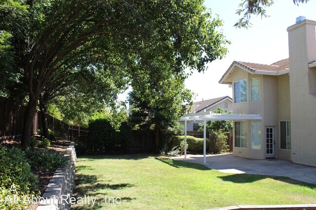 Foto del edificio - 5 br, 3 bath House - 5404 Evan Ct