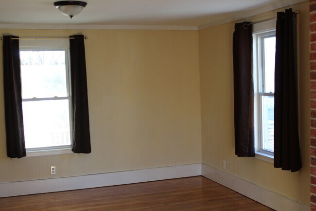 Living room - 1011 Main St