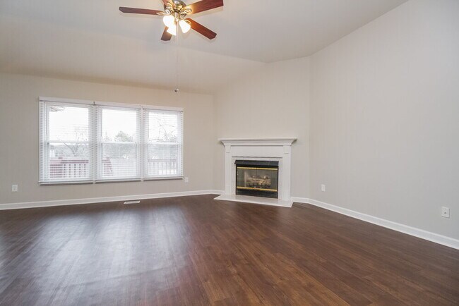 Building Photo - 5333 Roxborough Pass