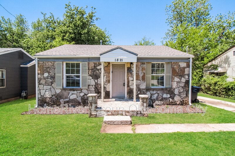 Foto principal - 1821 N Page Ave