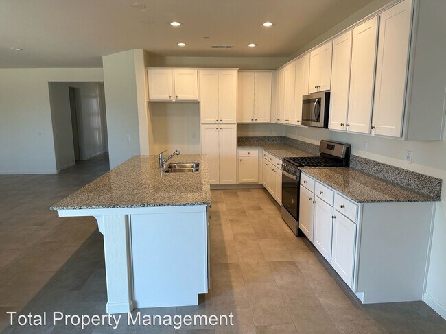 Foto del edificio - 4 br, 2.5 bath House - 1964 Chancellor Ave.