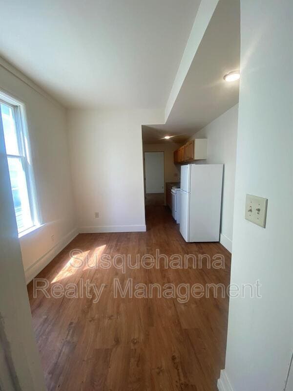 Building Photo - 171 E Derry Rd