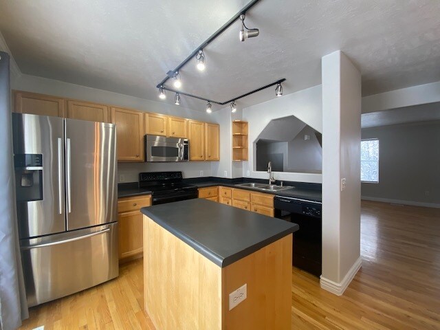 Foto del edificio - 354 E Braidhill Dr