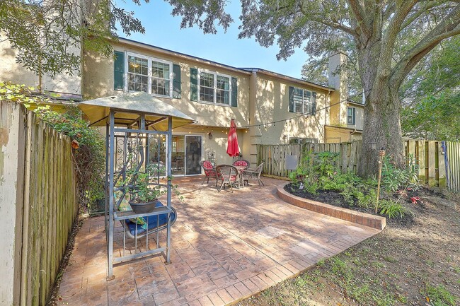 Building Photo - Spacious Home in Beaumont!