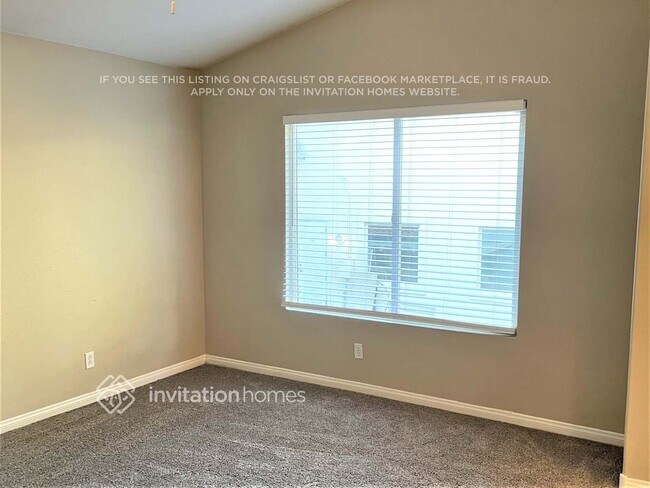 Foto del edificio - 8428 Opal Splendor Ave