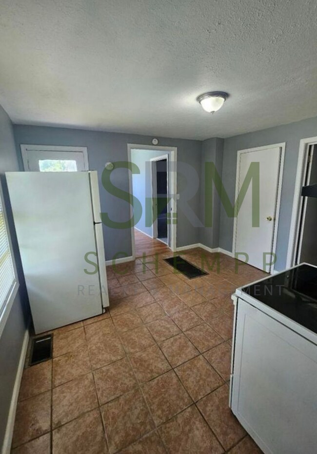 Building Photo - Updated 3BR house in West Louisville-Section 8 Accepted! **$400 off your first months rent**