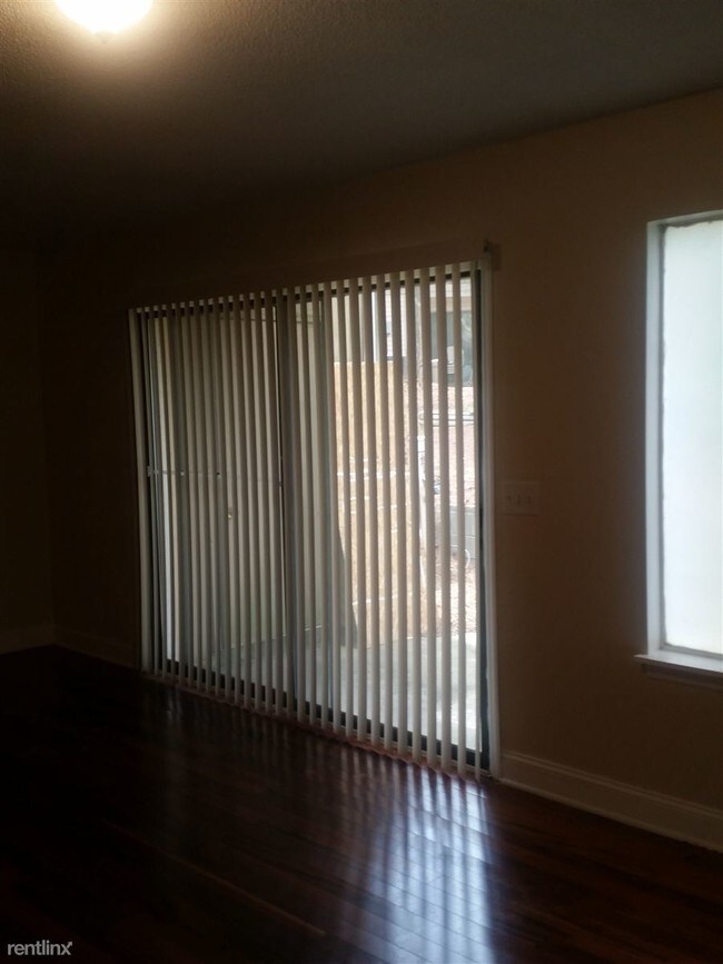 Building Photo - 240 Jamil Rd