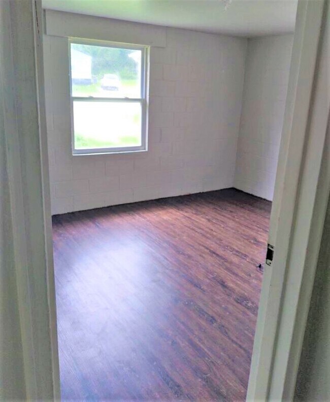 Building Photo - 3062 Howell Ct