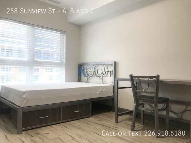 Building Photo - 258 Sunview St