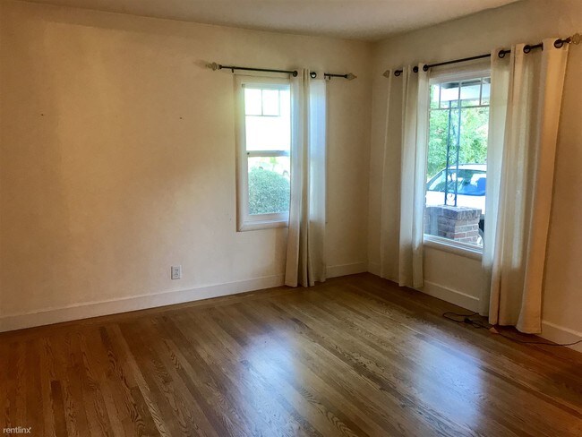 Foto del edificio - 3 br, 2 bath House - 4829 B Street