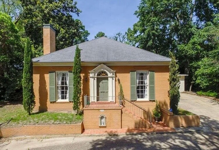 Primary Photo - 401 James St