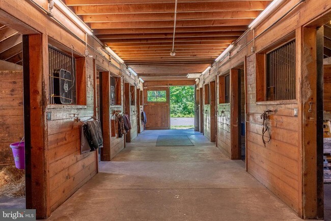 Foto del edificio - 2375 Hickory Ln