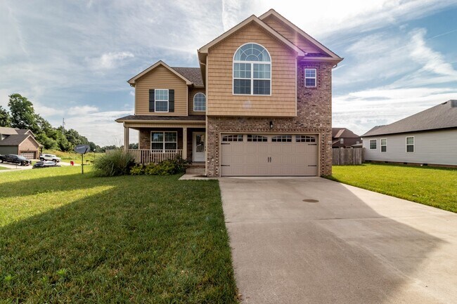 Building Photo - Pet Friendly Four Bedroom!