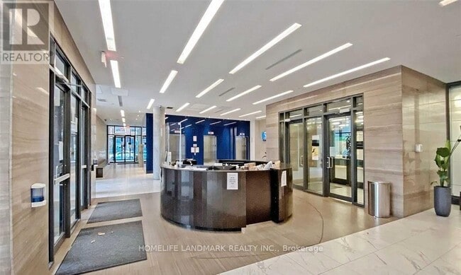 Building Photo - 36 Lisgar St