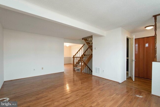 Building Photo - 5241 Pleasure Cove Court