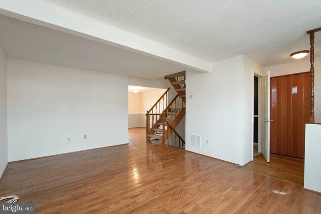 Foto del edificio - 5241 Pleasure Cove Court