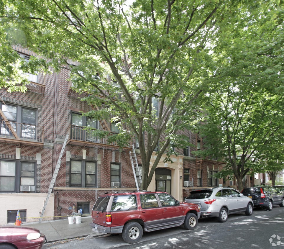 Primary Photo - 968 47th St