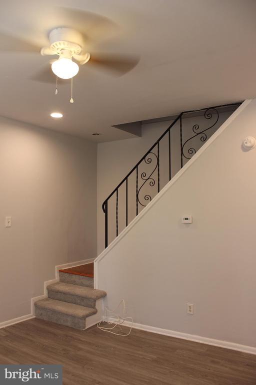 Foto del edificio - 530 N Douglas St