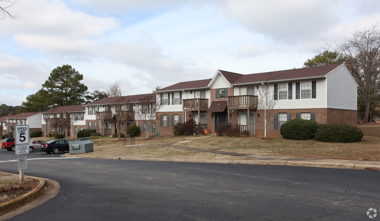 Southwood Apartments in Morrow, GA