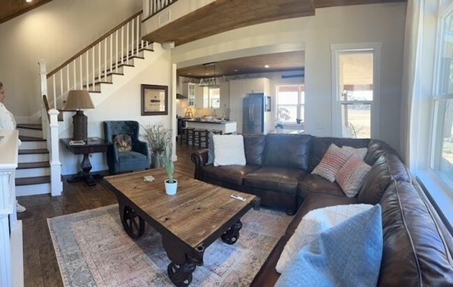 Building Photo - 10 Das Landing Ln