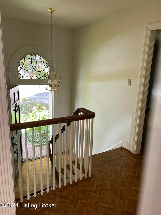 Building Photo - 3914 1/2 Elmwood Ave