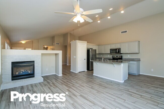 Building Photo - 3812 E Ironhorse Ct