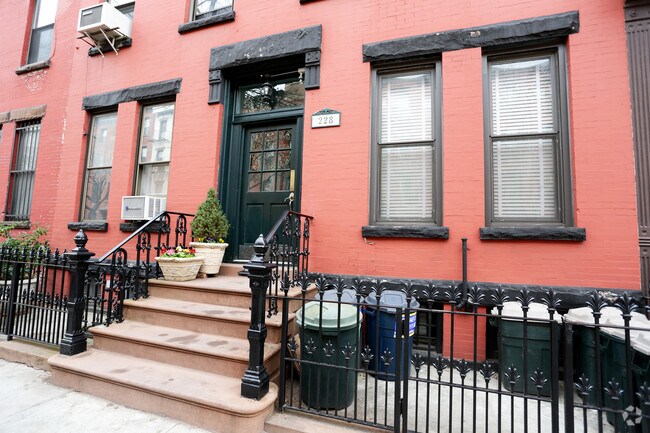 Building Photo - 228 Sackett St