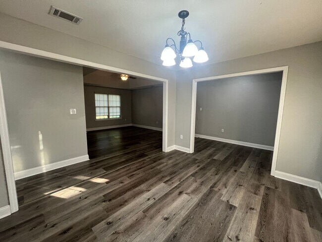 Foto del edificio - 3BR/2BA Located in Miller Farms Subdivision Across from MAFB!