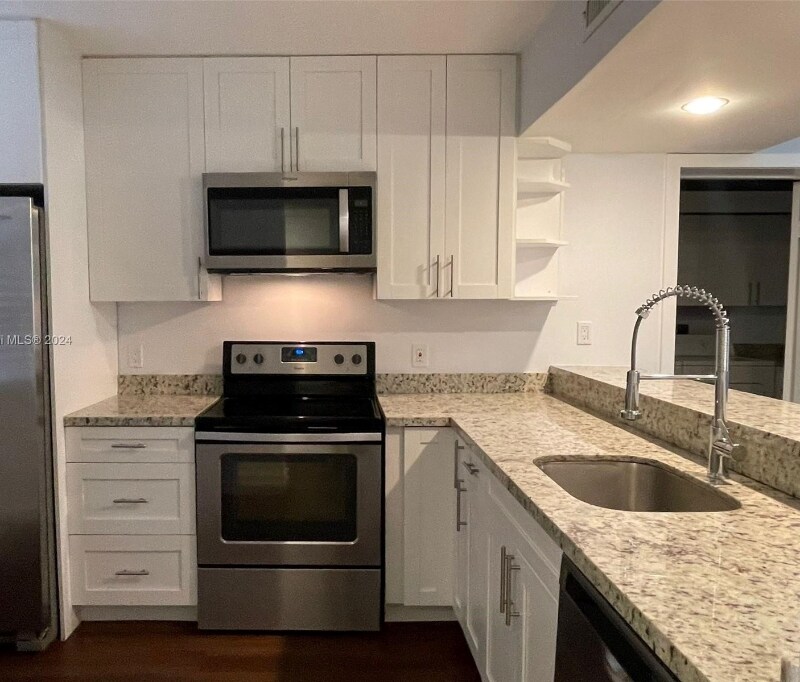 Primary Photo - 1713 Whitehall Dr
