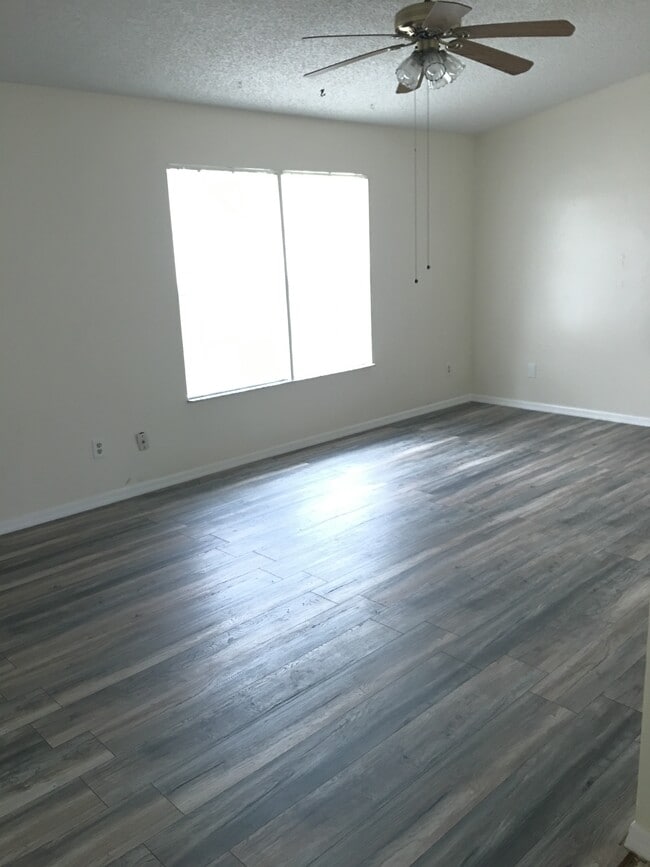 Foto del edificio - 1000 Pope St NW