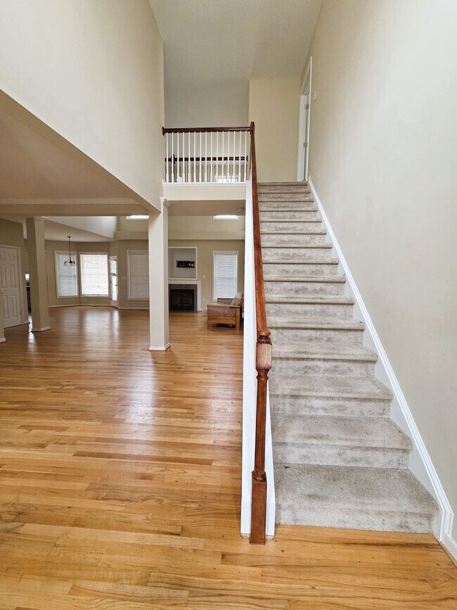 Foto del edificio - Large contemporary in Birkdale Subdivision with open floor plan and private screened in porch.