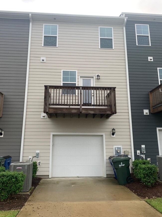 Building Photo - 5912 Kayton St