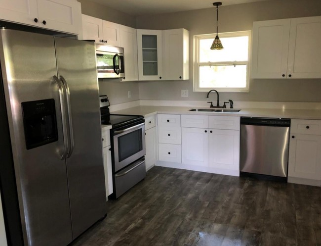 Foto del edificio - 9020 Shadow Bluff Ave