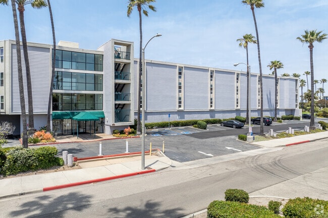 Channel Islands Waterfront Homes