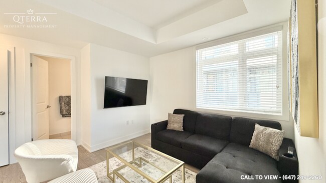 Photo du bâtiment - 1075 Douglas Mccurdy Cmn