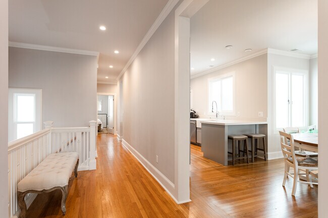 Foto del edificio - 3326 Scott St
