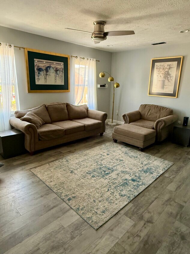 Foto del edificio - 67 W 2nd St