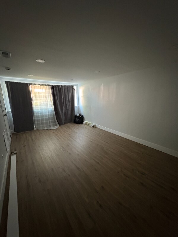 Foto del edificio - 1619 E 74th Pl
