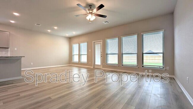 Foto del edificio - 4816 Sparks Ln