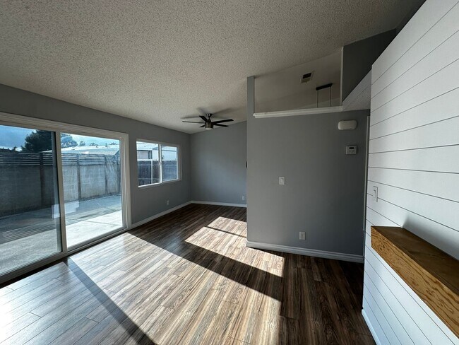 Foto del edificio - 11828 Bayless St