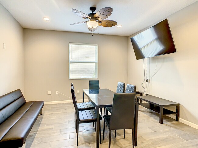 Foto del edificio - 1311 Yorkshire Ct