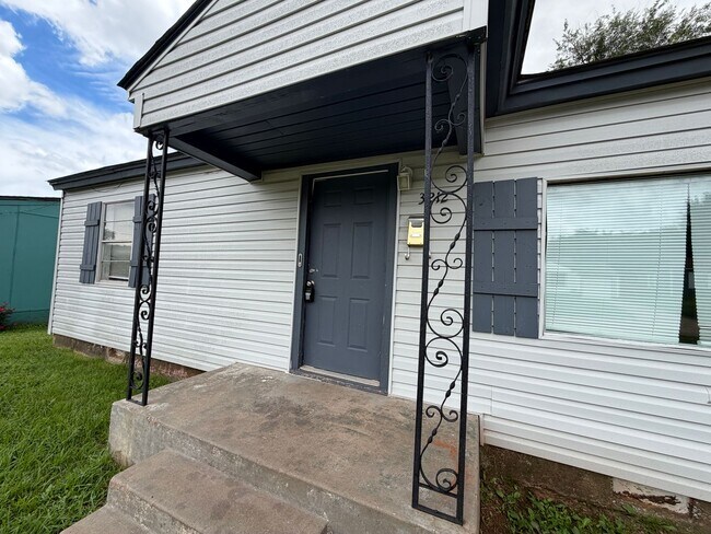 Foto del edificio - 3-Bedroom Home — NE Oklahoma City