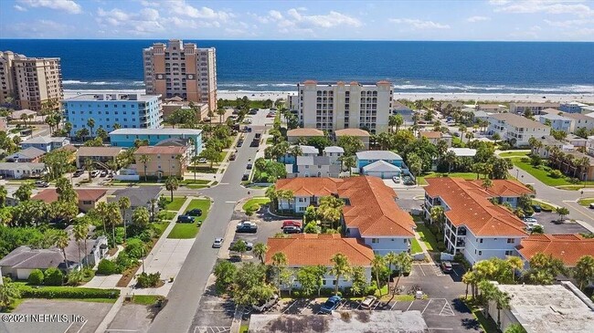 Foto del edificio - 210-211 11th Ave N