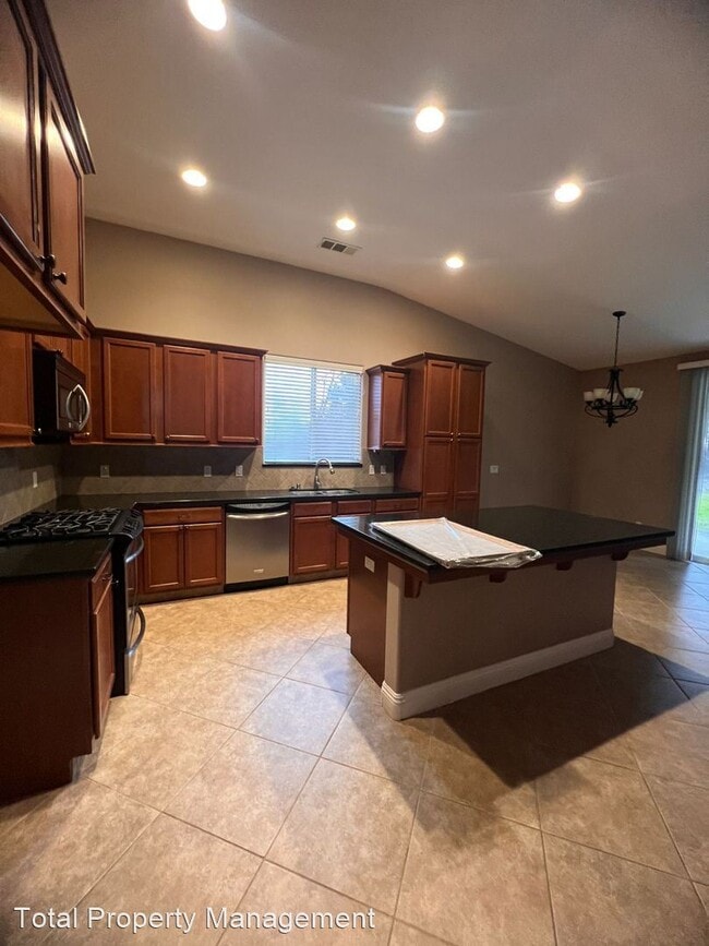 Building Photo - 4 br, 2 bath House - 1867 Admiral Ct