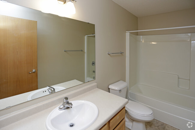 Baño - Townhomes at Mallard Creek