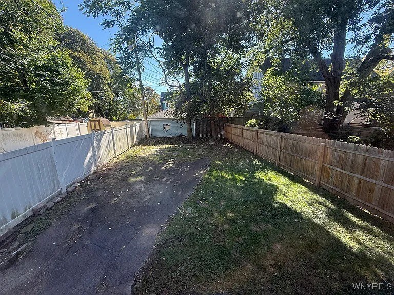 Foto del edificio - 76 Vernon Pl