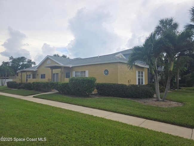 Building Photo - 1420 Malibu Cir NE