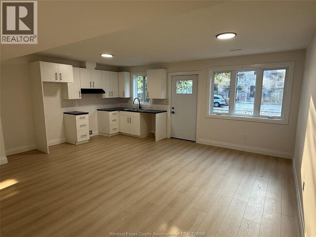 Building Photo - 450 Mill St