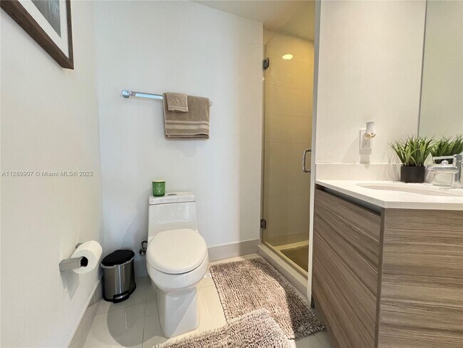 Foto del edificio - 121 NE 34th St