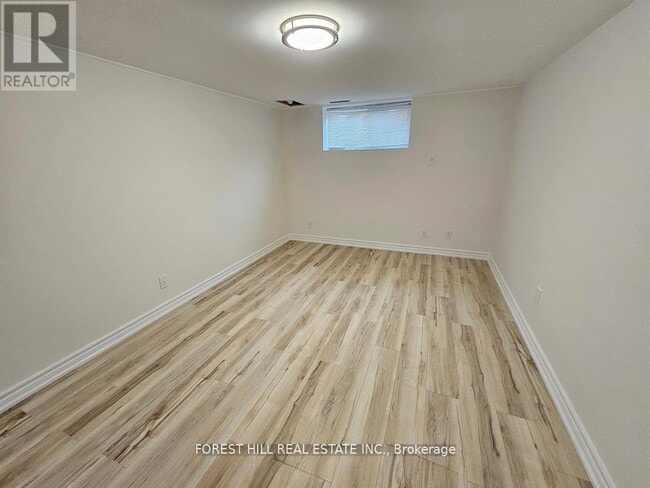 Building Photo - 240 Martins St